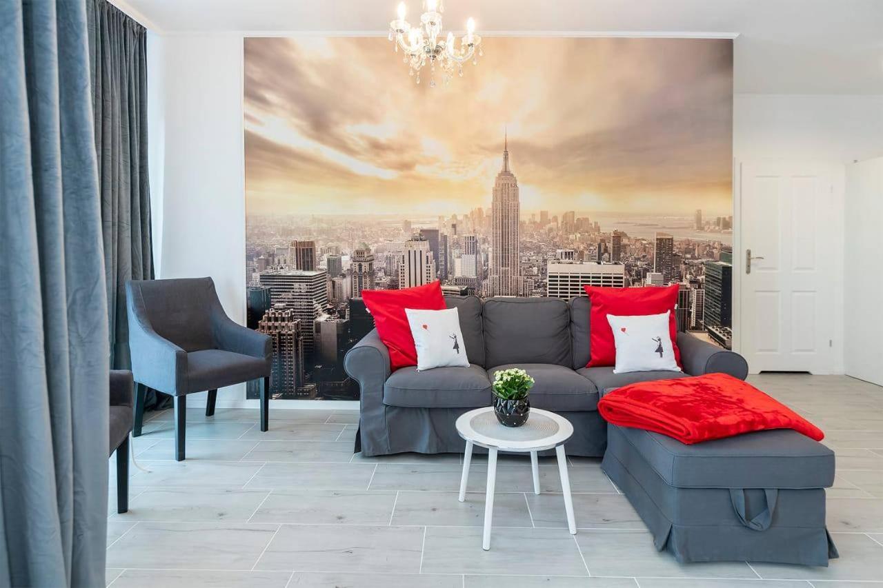 Banksy Apartment - Ilumino ウッチ エクステリア 写真